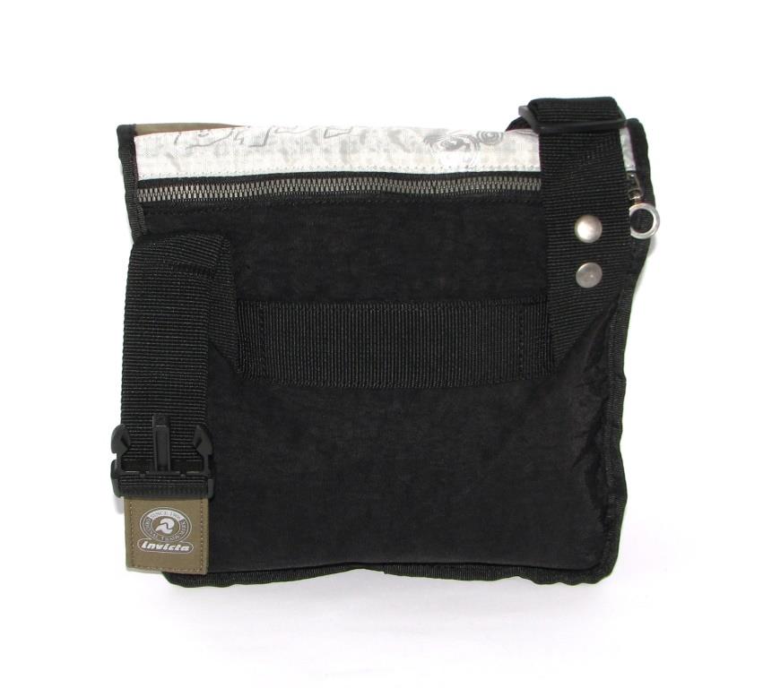 Сумка на плечо INVICTA S.SHOULDER SHIBUIA blk-green Сумка на плечо INVICTA S.SHOULDER SHIBUIA blk-green